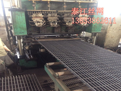 機(jī)器壓焊鋼格板 機(jī)器壓焊鋼格板