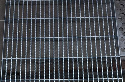 信鴿公棚地網(wǎng)，曬籠網(wǎng)片，漏糞板，賽鴿鴿舍專用地網(wǎng) ，熱鍍鋅地格柵板價格/廠家